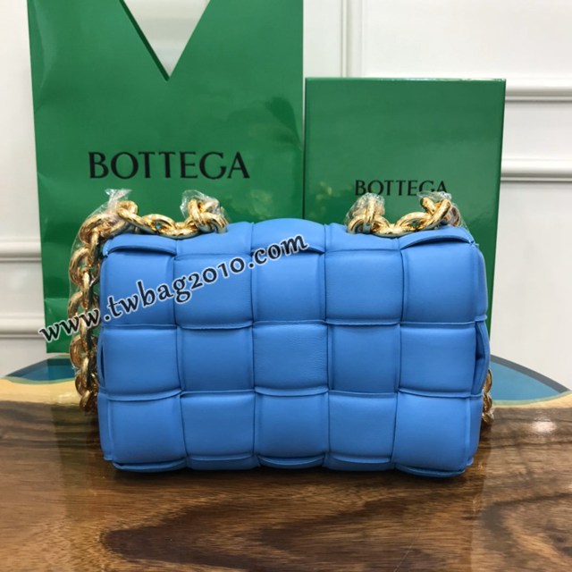 Bottega veneta高端女包 96008泳池藍 寶緹嘉新款枕頭鏈條包 BV大金鏈子小羊皮枕頭包  gxz1177